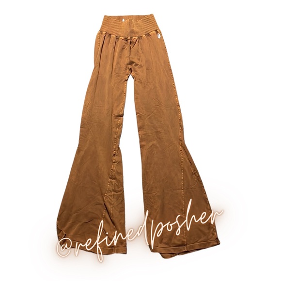 Free People Movement Good Karma Flare Pant Toasted Coconut M/L NEW - Picture 2 of 4